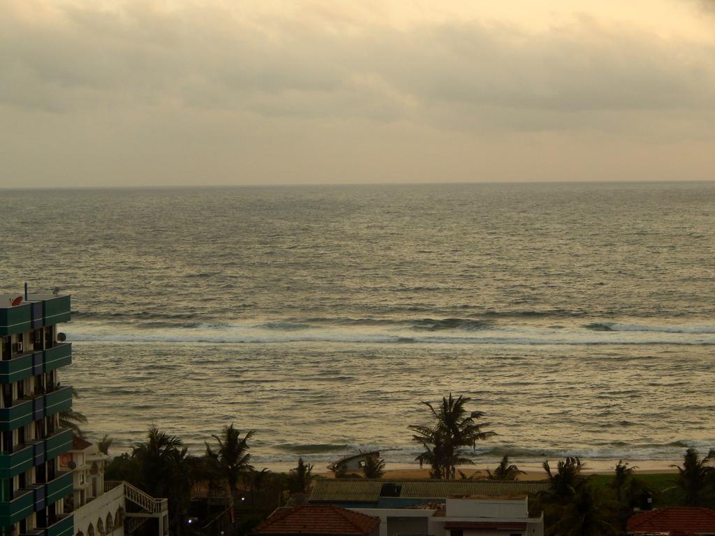 Sea View Apartment In Dehiwala-Mount Lavinia Екстер'єр фото